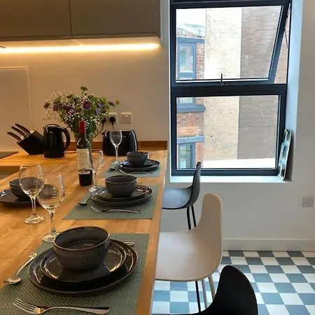 Contemporary Centre 3 Bedroom * Sheffield