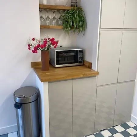 Apartment Contemporary Centre 3 Bedroom