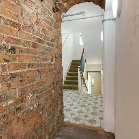 Contemporary Centre 3 Bedroom *